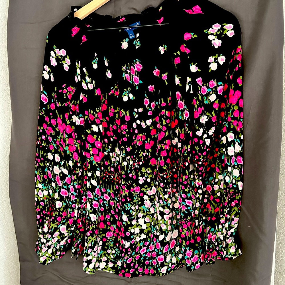 Talbots black flowered ls peasant top